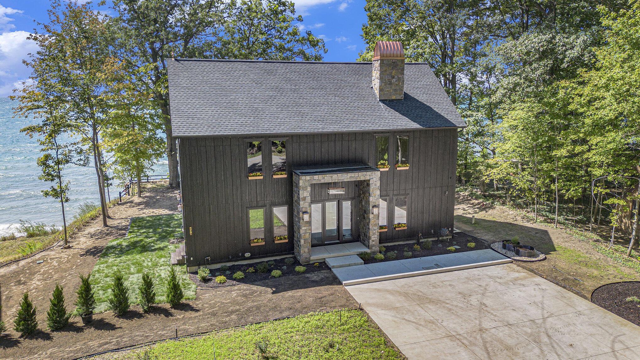 Image 1: Front of Home