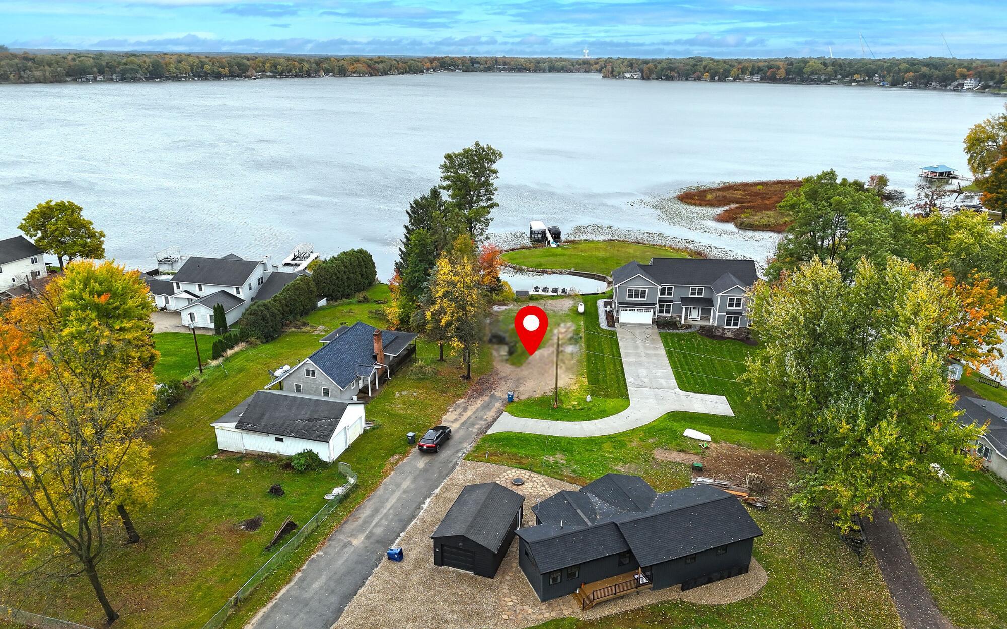 Image 4: Lot Location Facing Lake