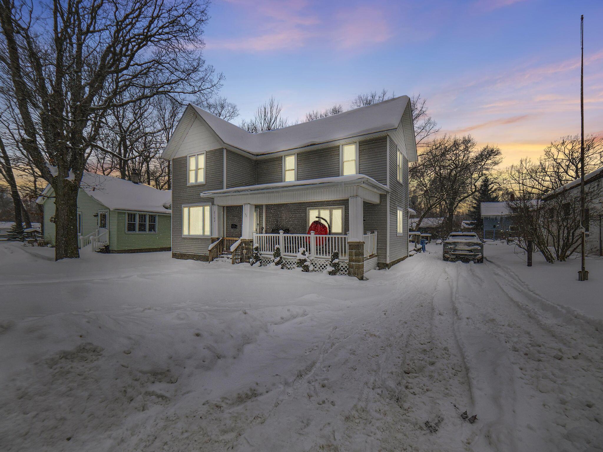 Image 1: 1-web-or-mls-P1290144_VT