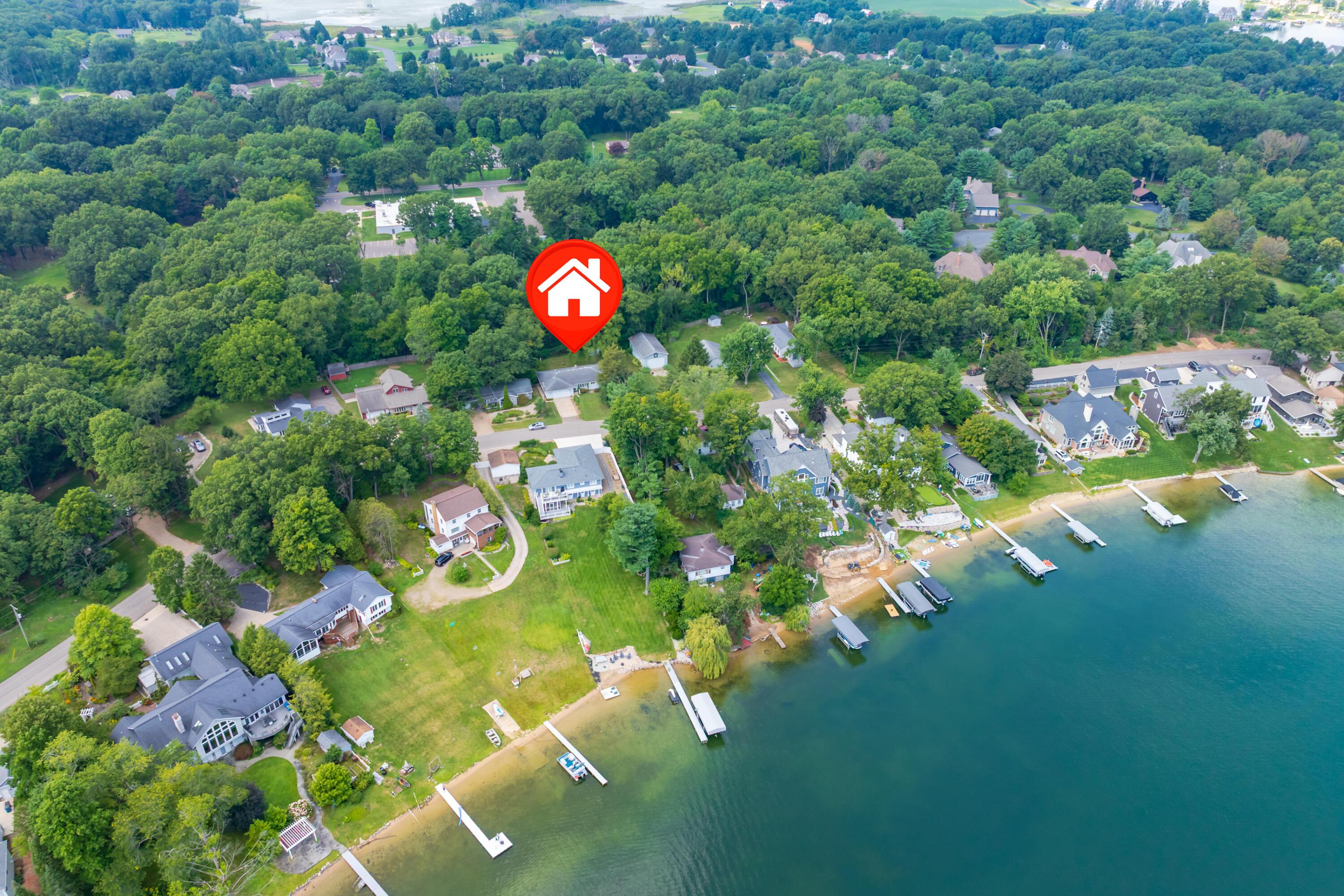 Image 3: Crooked Lake Dr W 429 - Drone-11