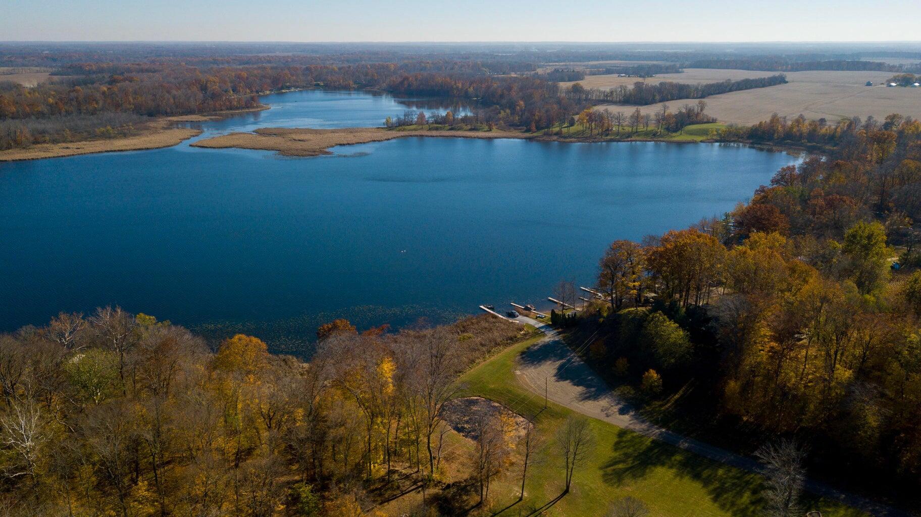 Image 2: 8806 Lakewood Trail