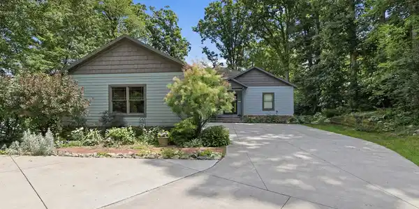 Image 3: 2_7352 hallridge dr ne - exteriors_035
