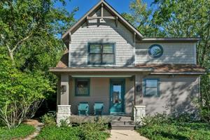 489 Lakeshore Drive