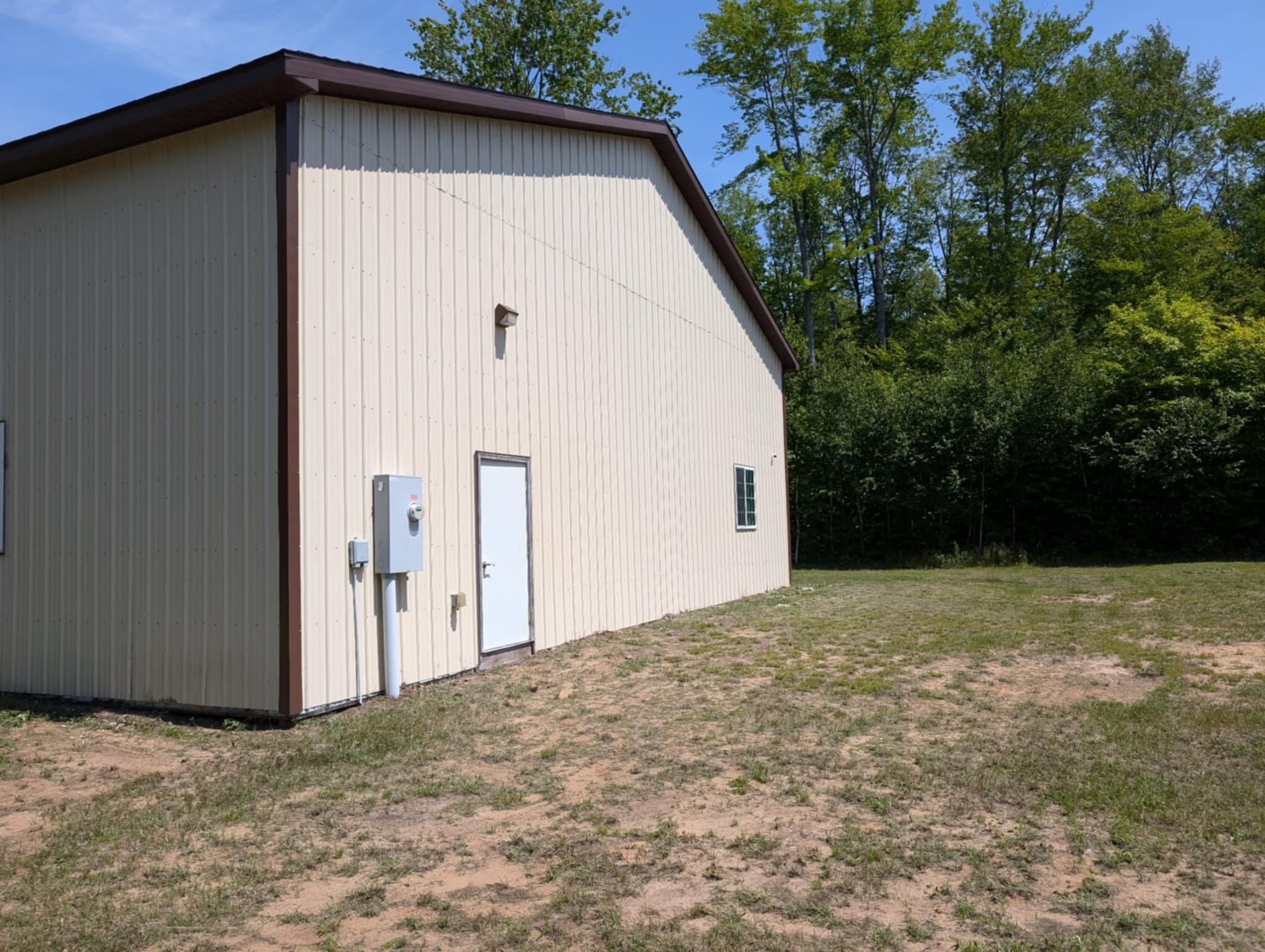 Image 4: back of pole barn