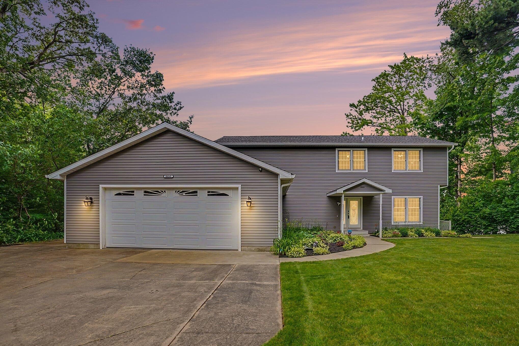 Image 2: FRONT OF HOME