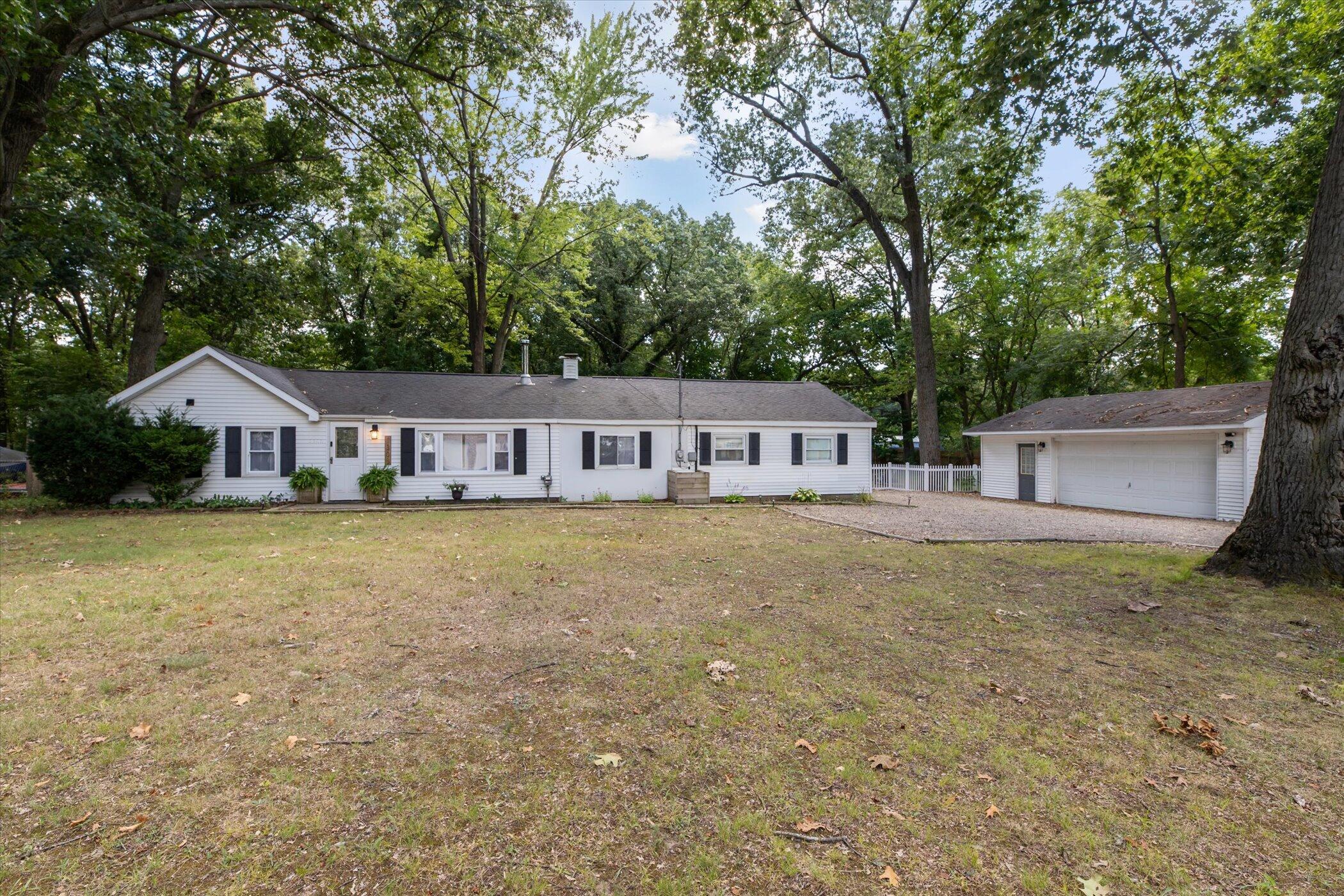 Image 2: 1308 Lakeview