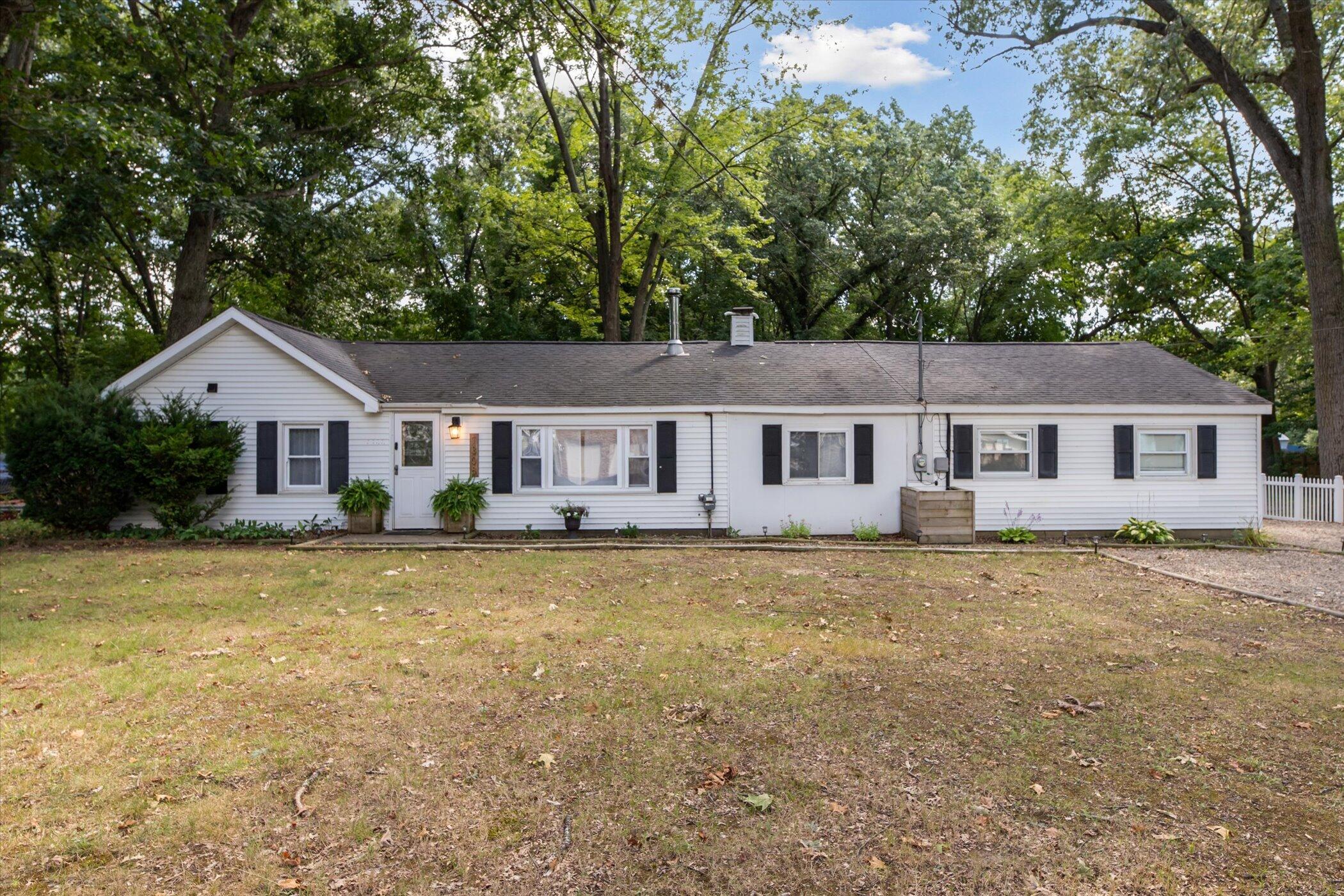 Image 4: Front of Home