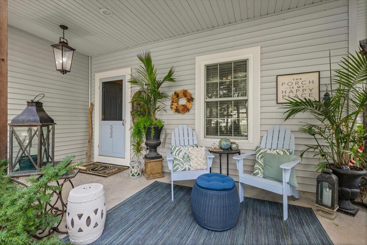 Image 3: Front porch