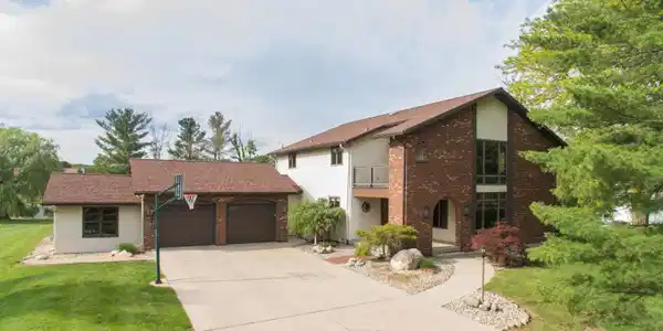 31 Bay Pointe