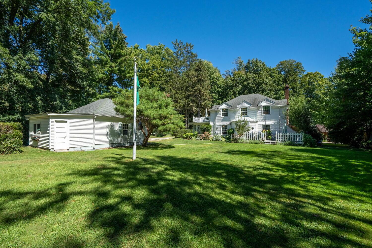 Image 1: 61412 Walnut St Cassopolis MI-large-022-