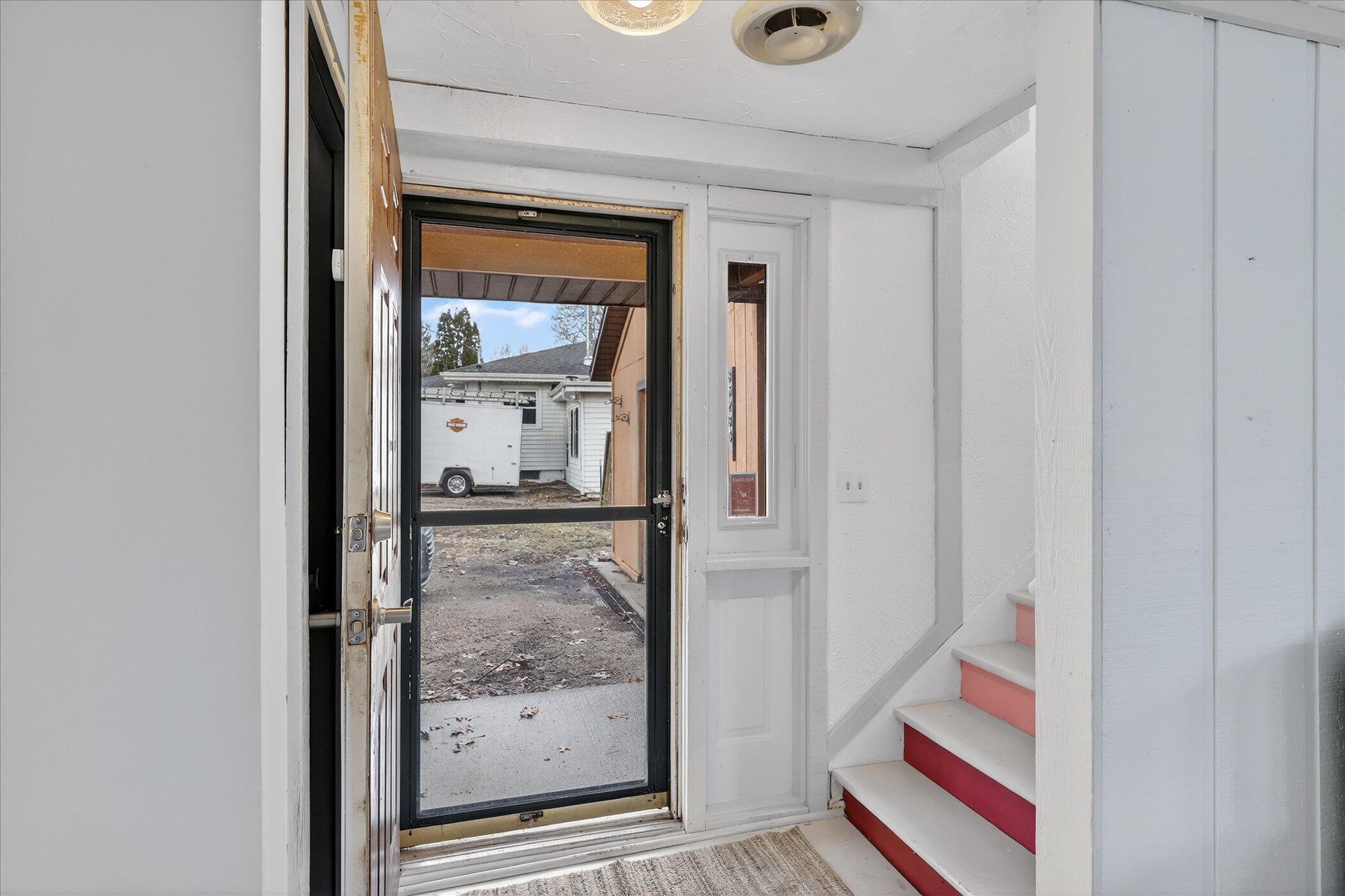 Image 4: 05-35268-51st-Ave-Paw-Paw-MI-49079-Windo