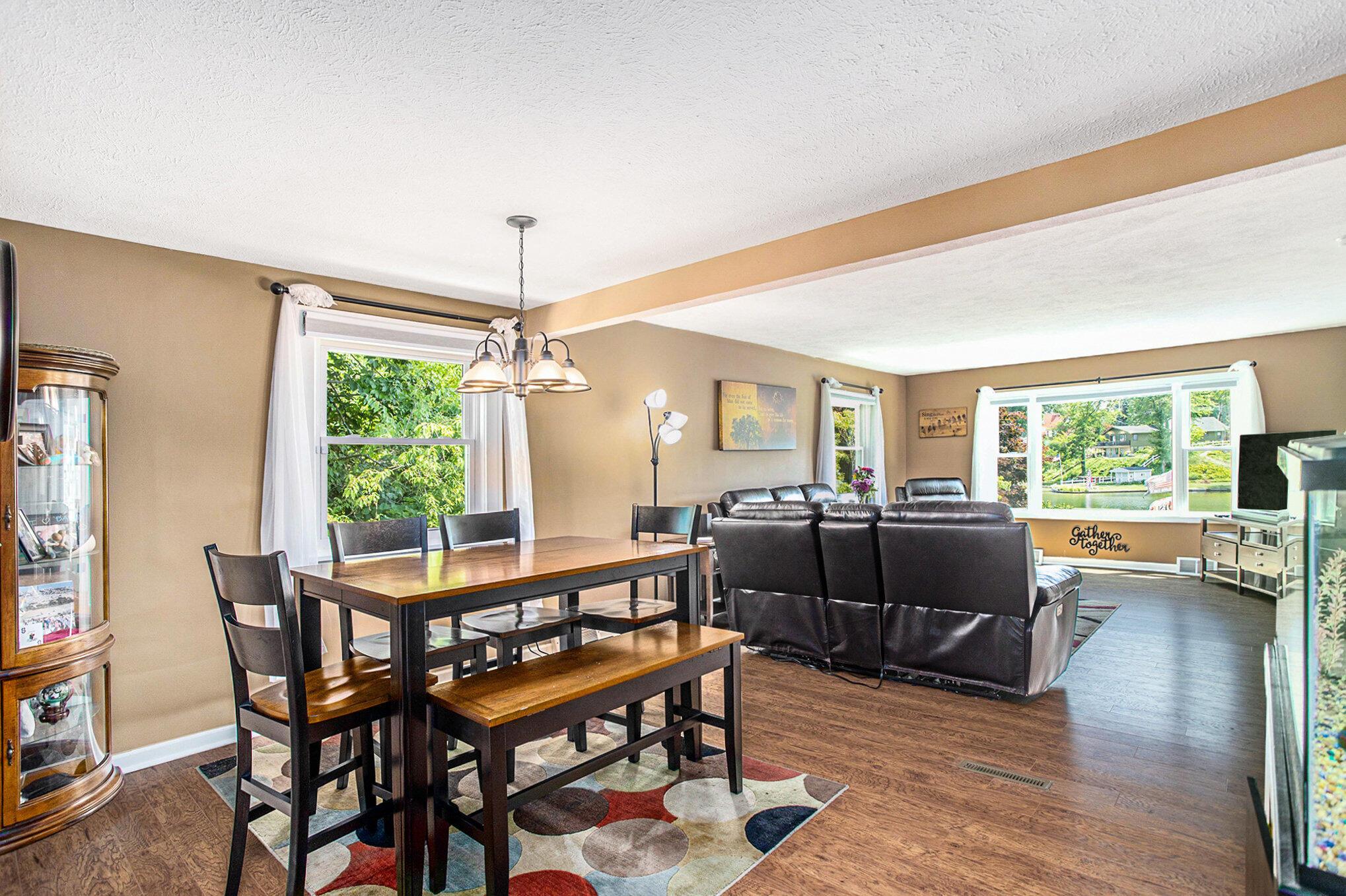 Image 3: Dining/Living rooms