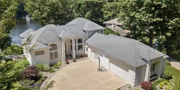 7409 Pine Bluff Drive