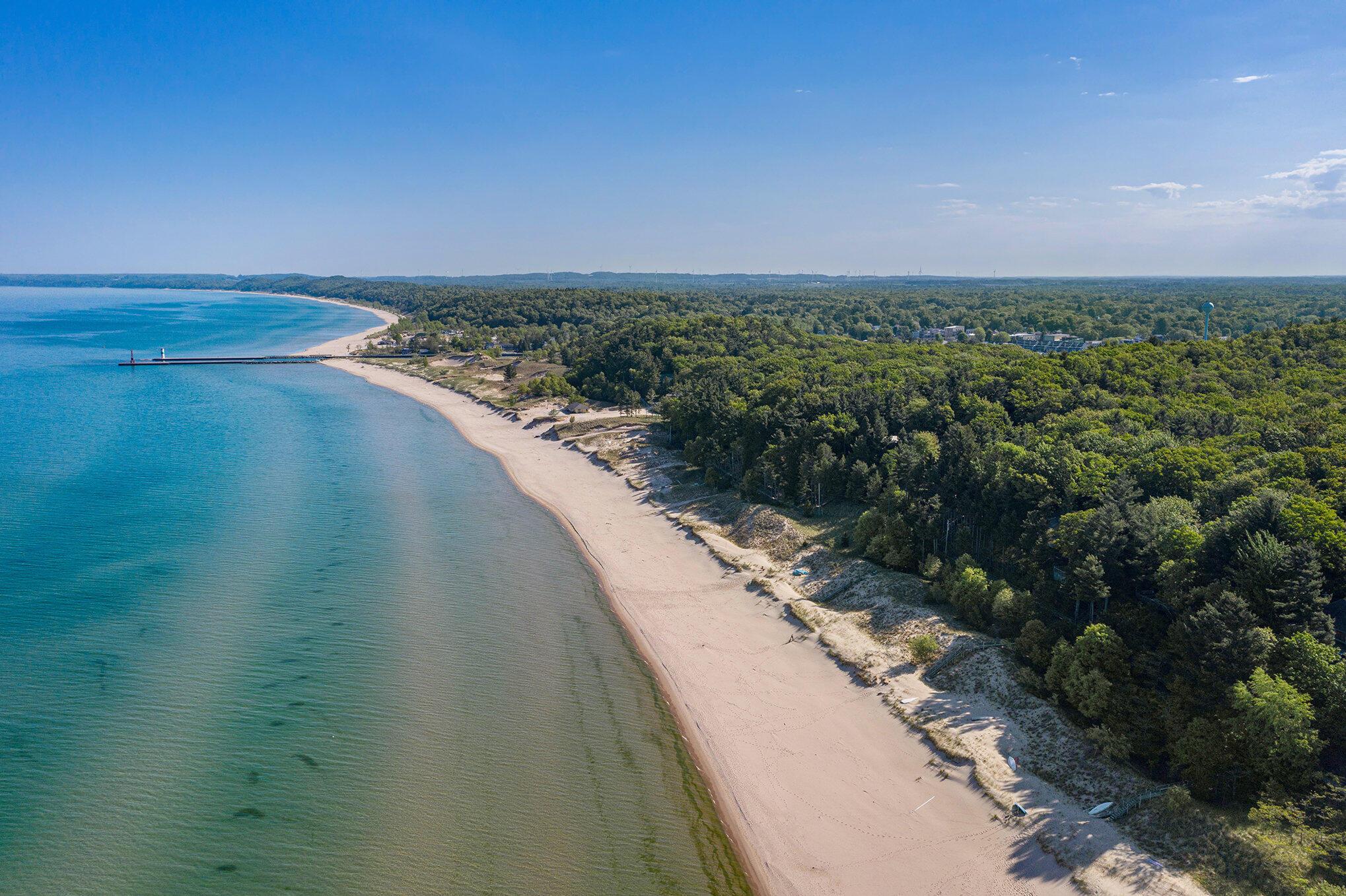790 S Beach, Pentwater, MI lhrmls01664410