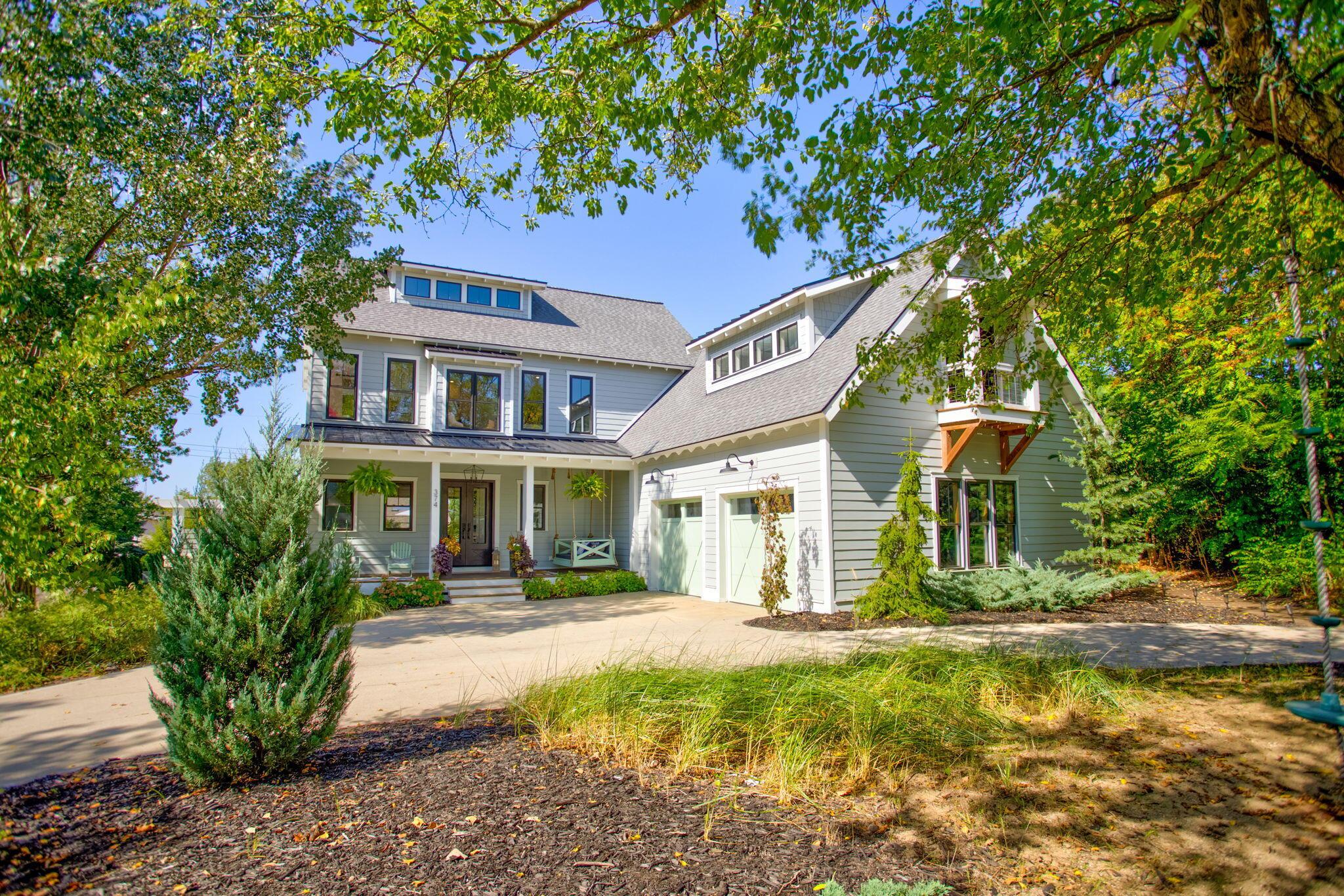 Image 2: 27-web-or-mls-374-ridgeway-st