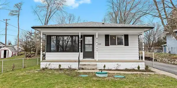 1037 Dunleavy Drive
