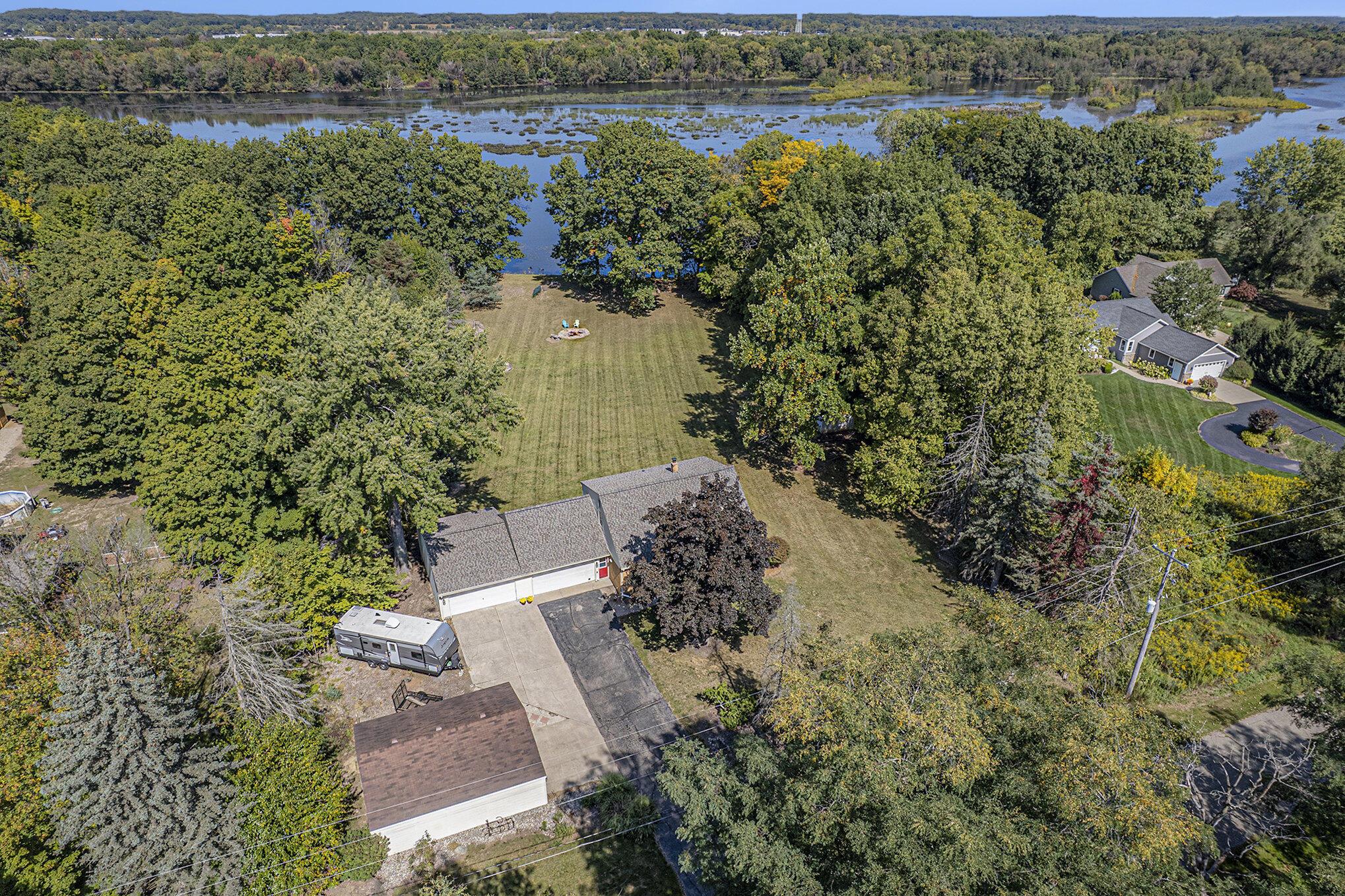 Image 2: 9477 Miller Dr