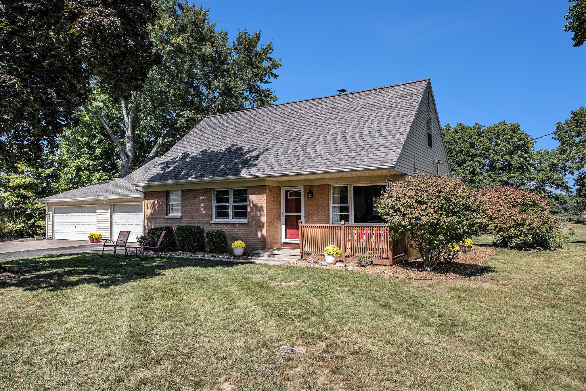 Image 3: 9477 Miller Dr