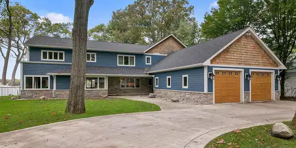 812 Oakmere Place