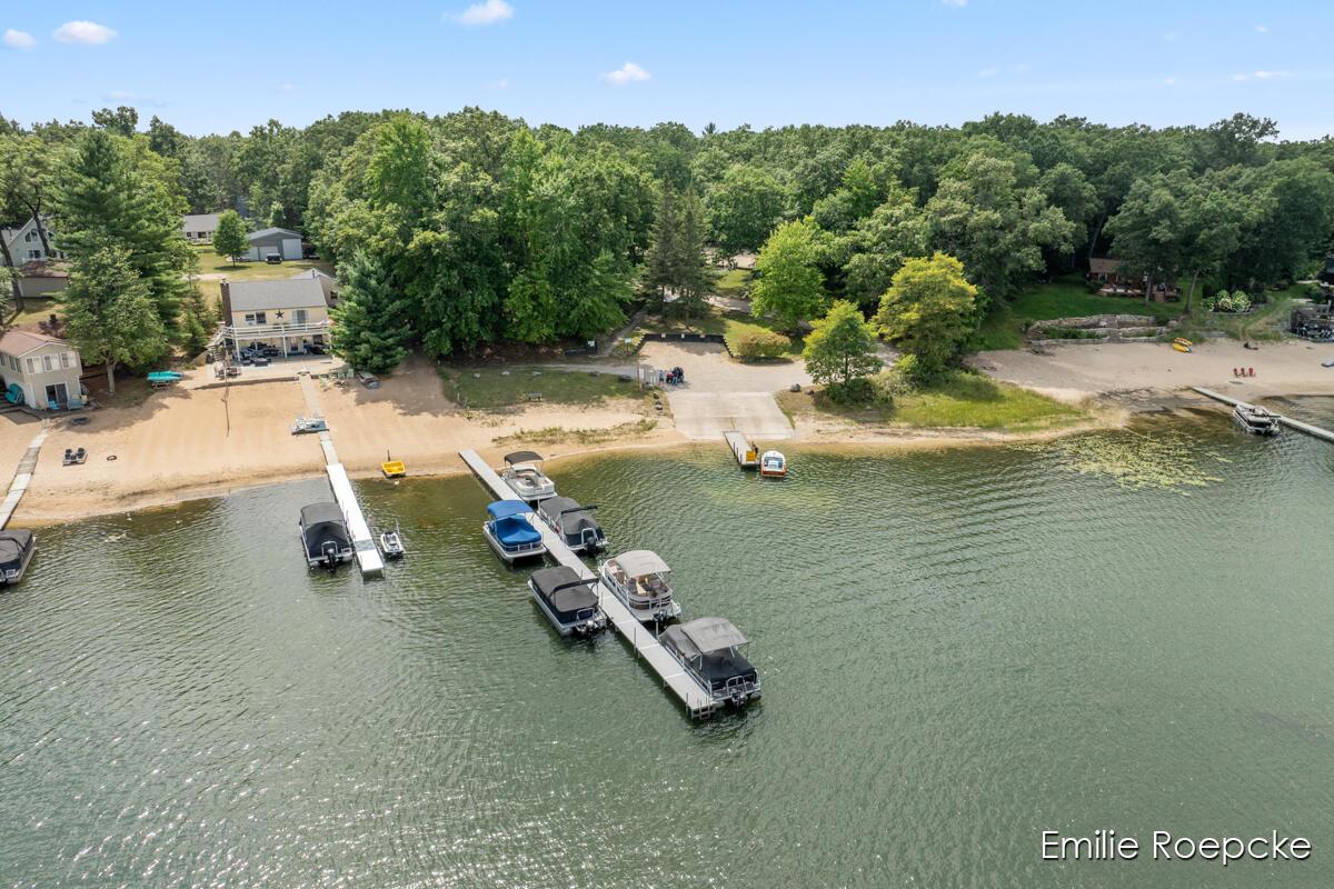 Image 4: Dock