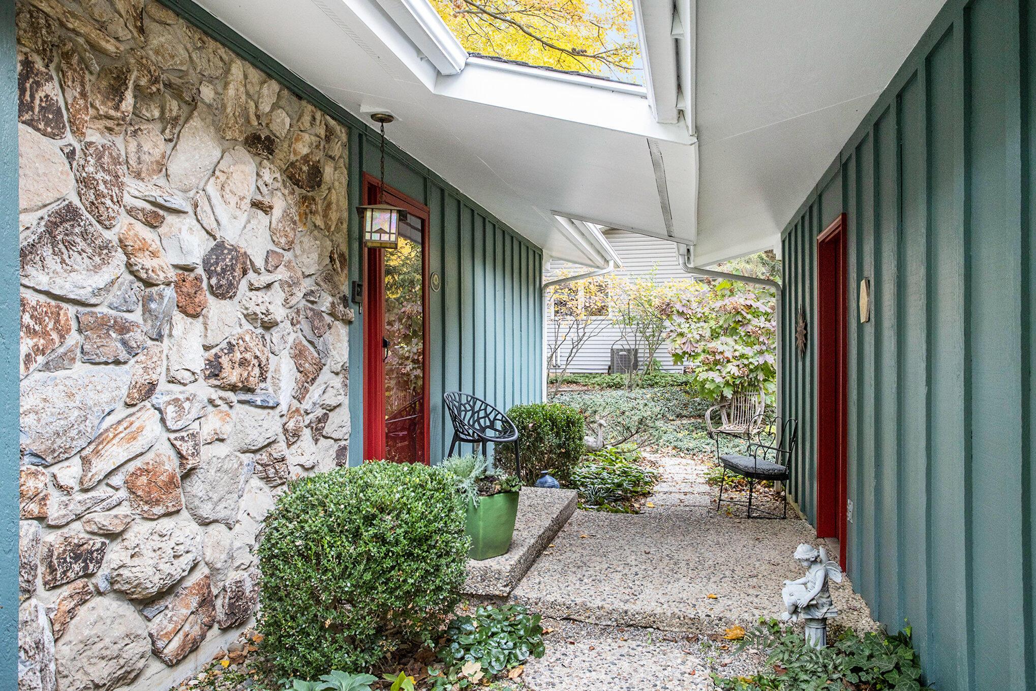 Image 2: 002__90a2031_671