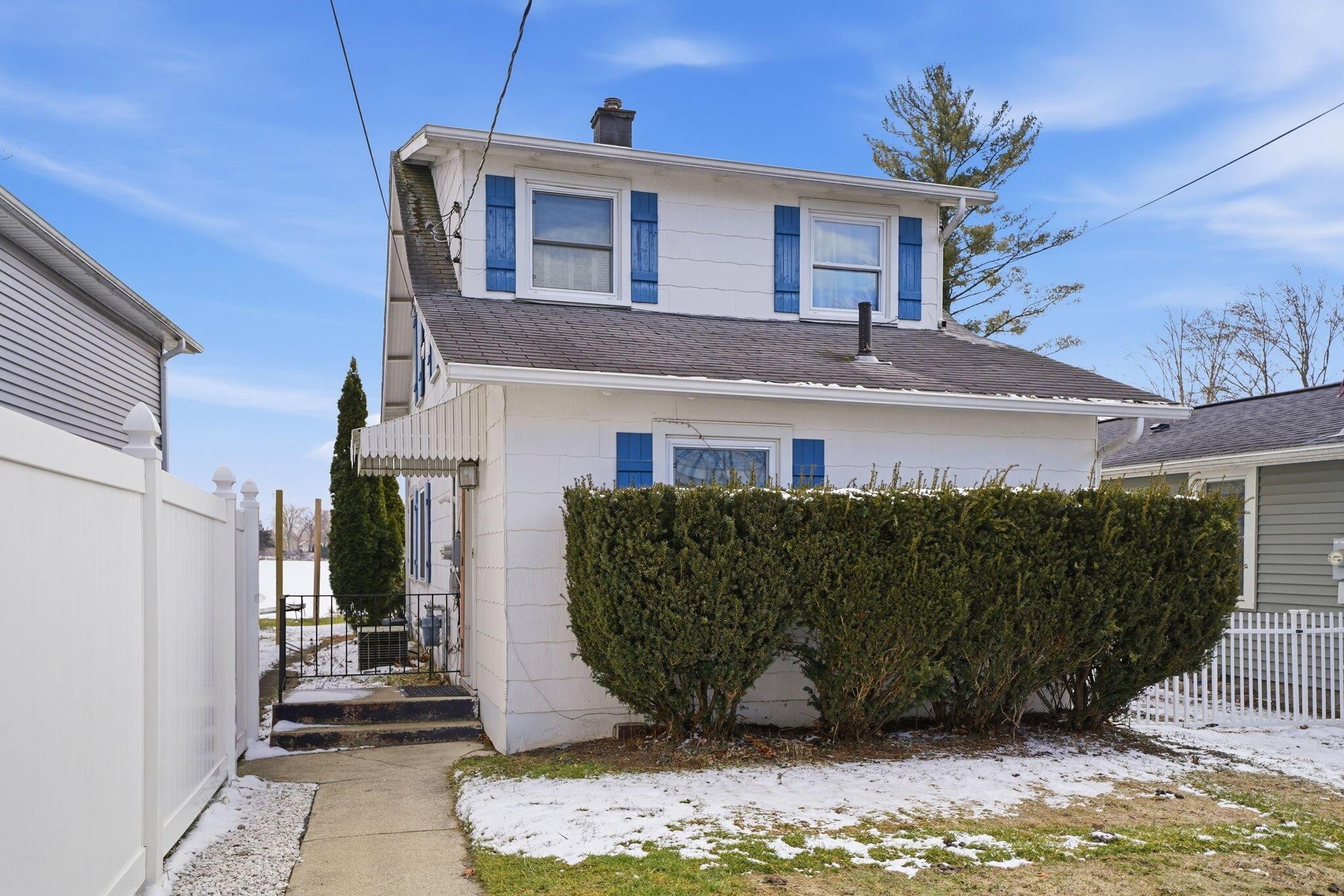 Image 2: 3-web-or-mls-dsc00433 matthew zoet