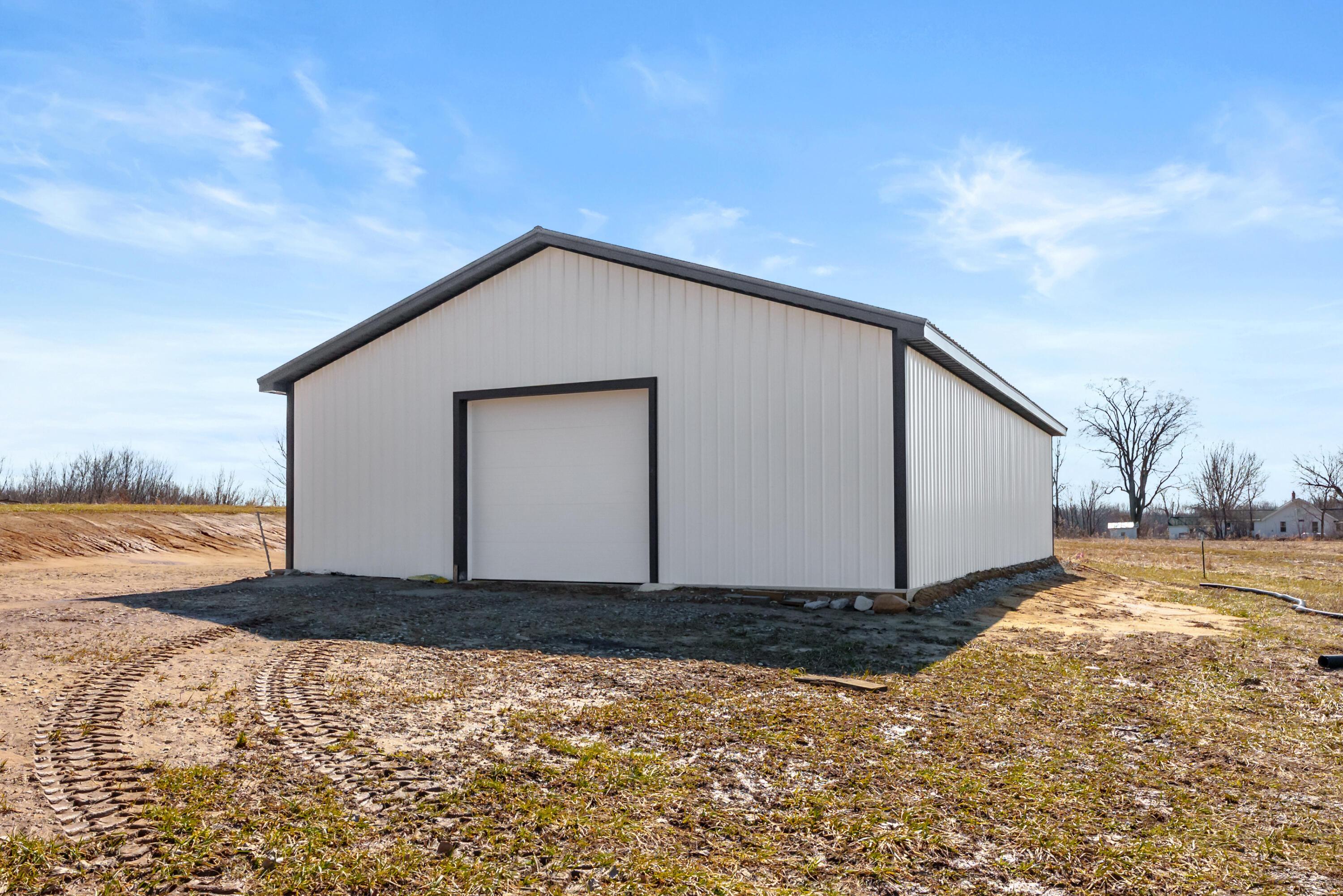 Image 1: Waukeenah Dr 41823 Paw Paw 49079-1