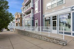 225 N Whittaker