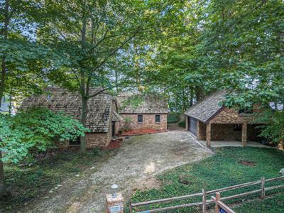 2580 Lakeshore Drive