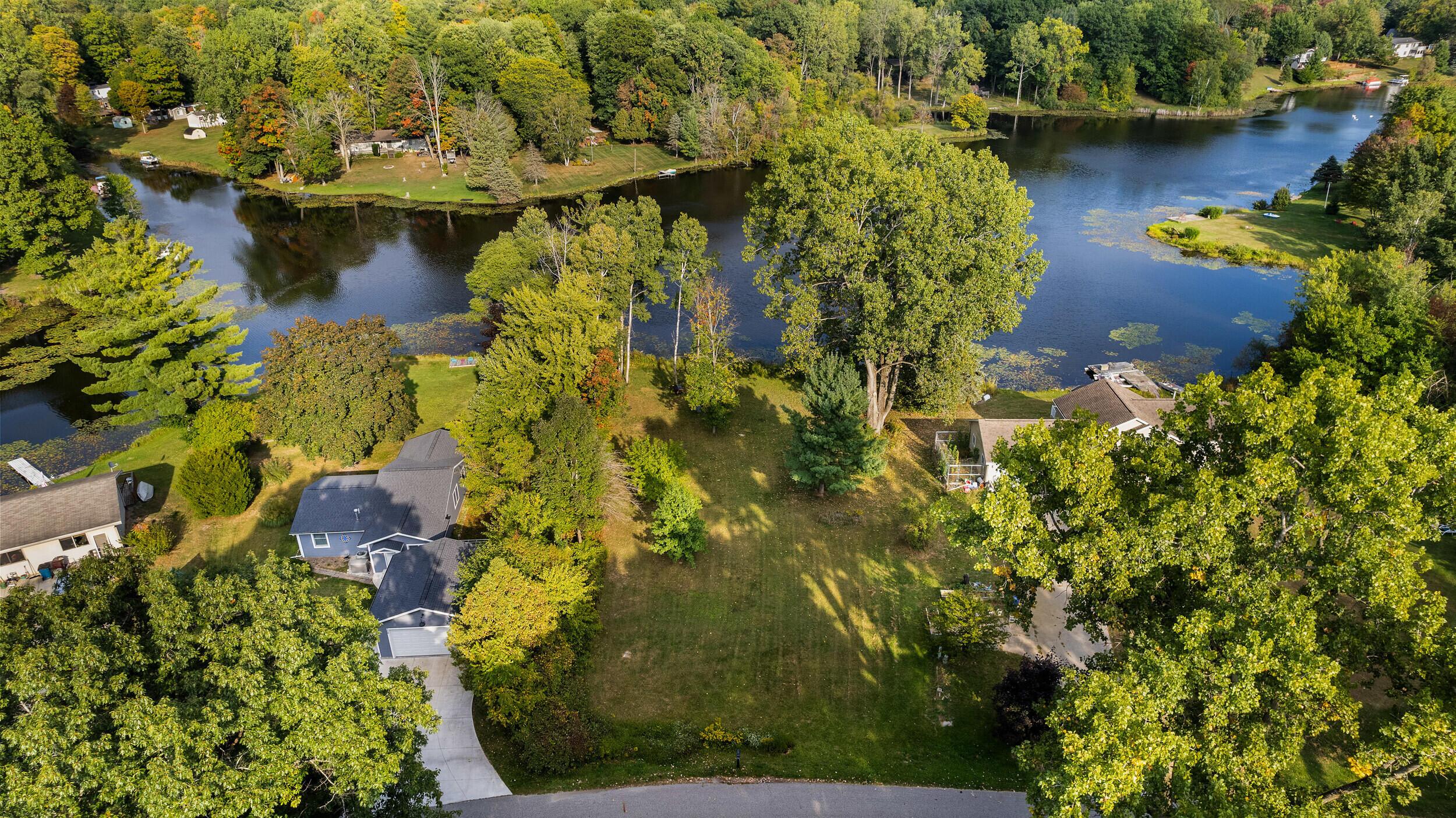 Image 1: lot 33 w shore dr-0005