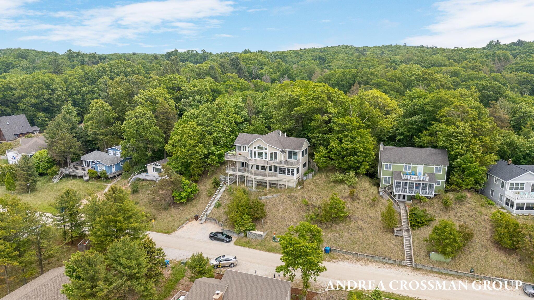 Image 1: 118-web-or-mls-10508-lost-valley-rd