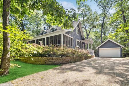 18661 Forest Beach
