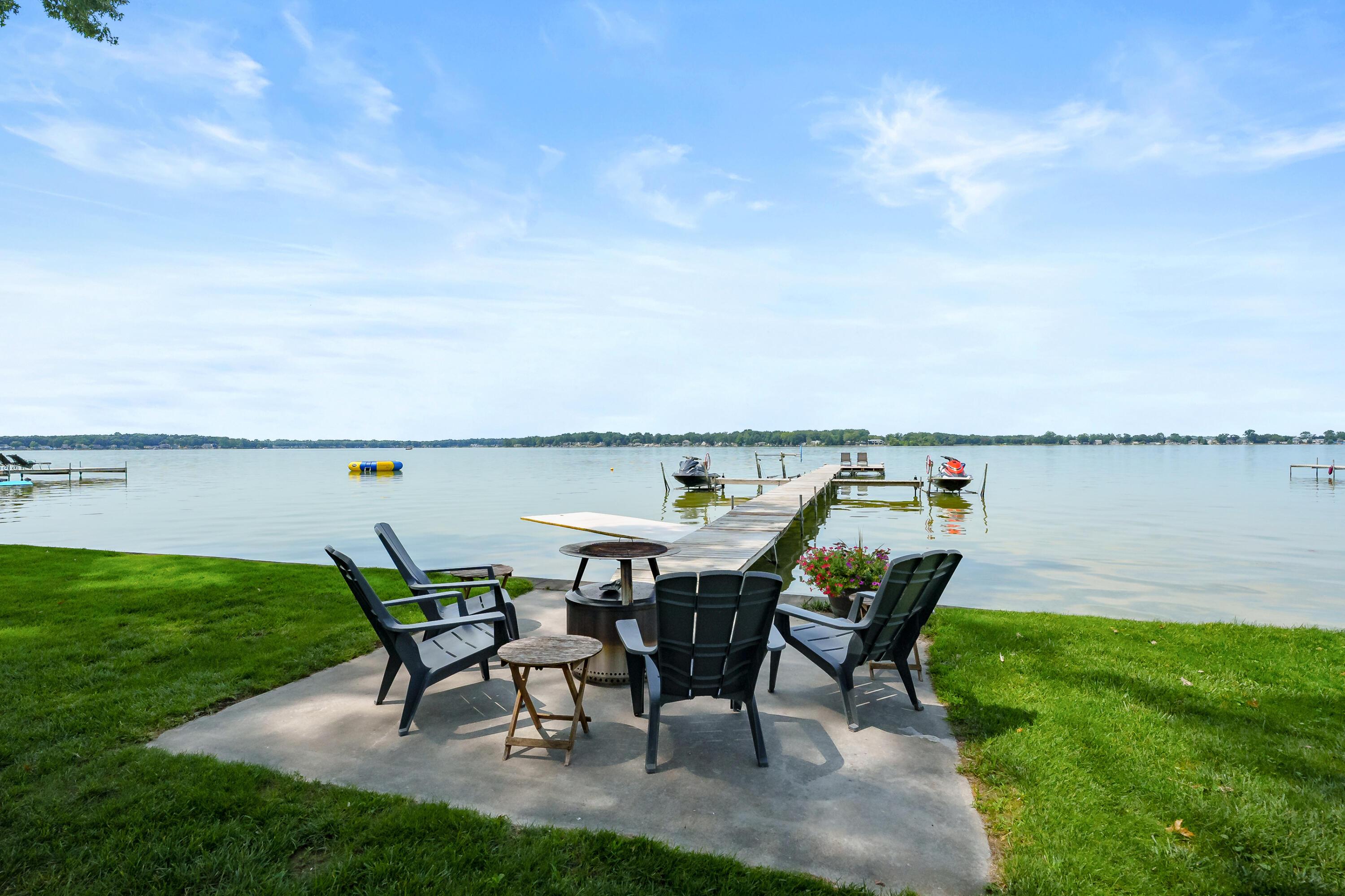 Image 4: Shore Dr E 9340 Portage 49002-40