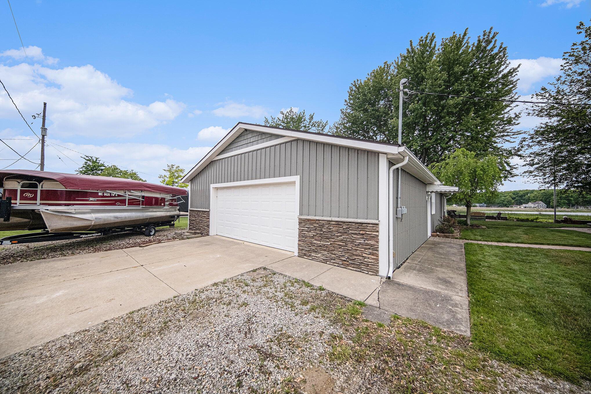 Image 2: 002_sbp_82_241