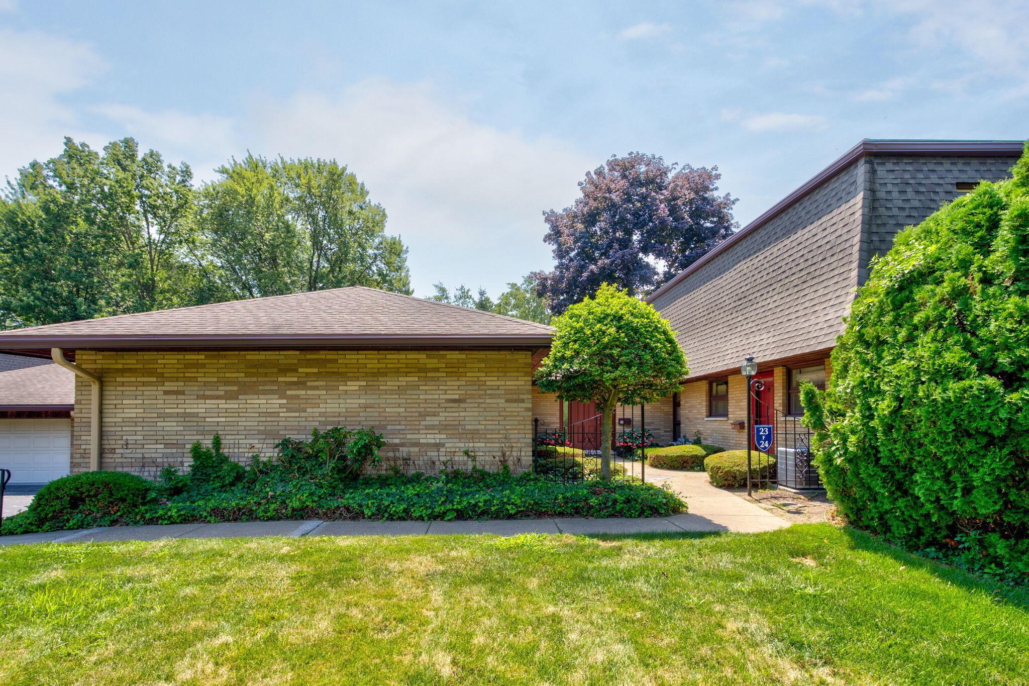 Image 3: 5-web-or-mls-2727-s-lakeshore-dr