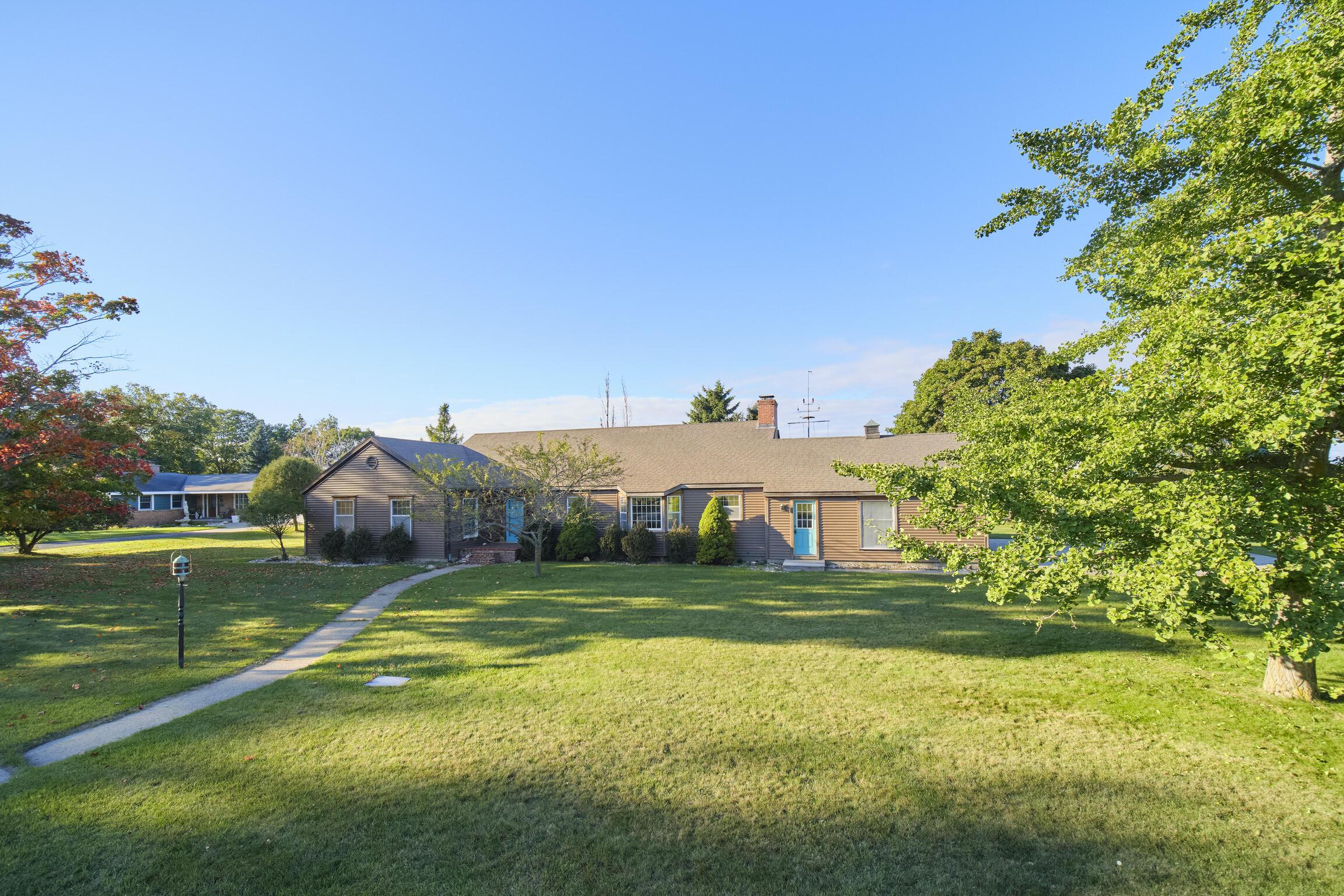 Image 2: Front of Home