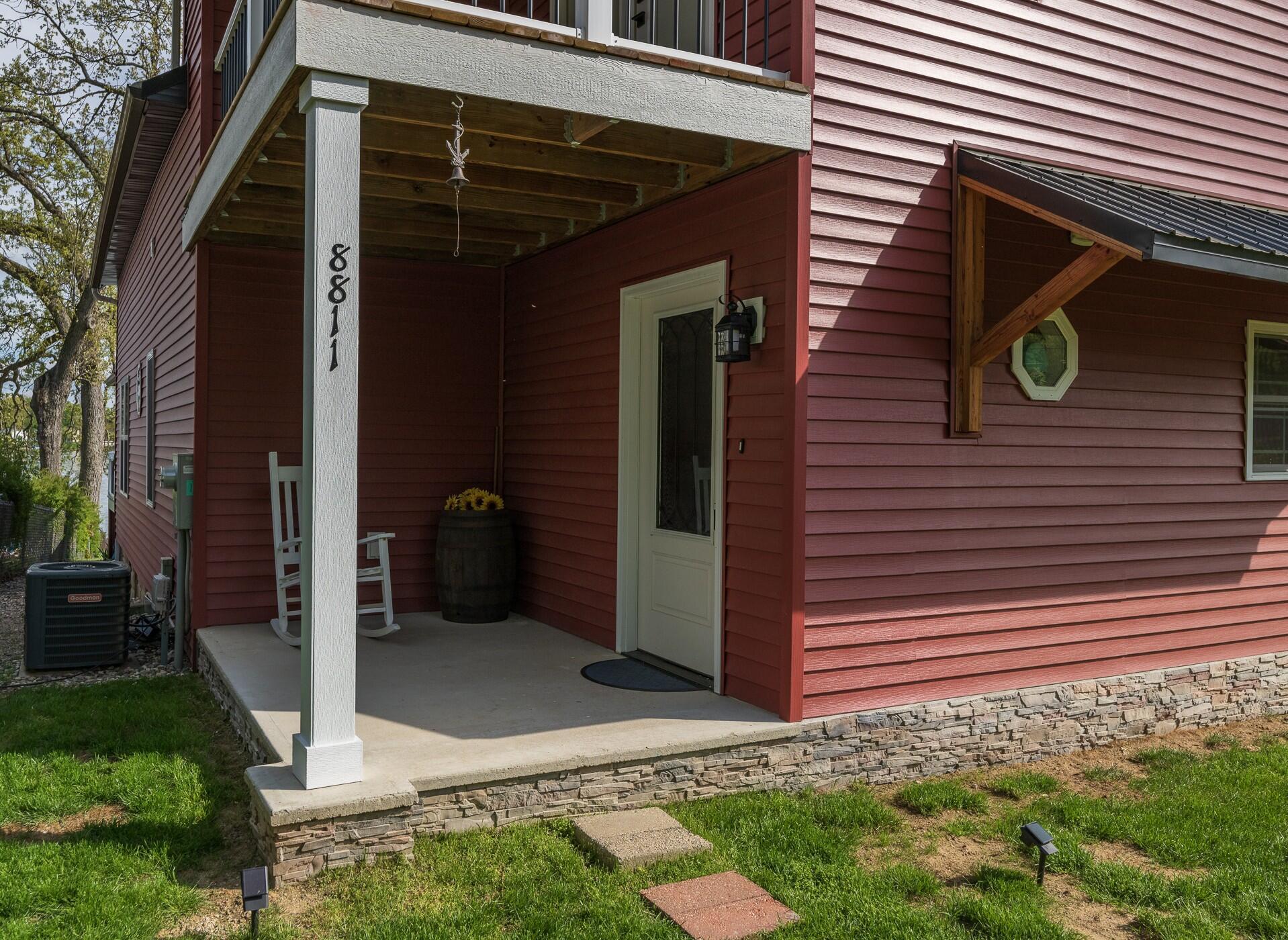 Image 1: 8811 Waruf - Kalamazoo-62