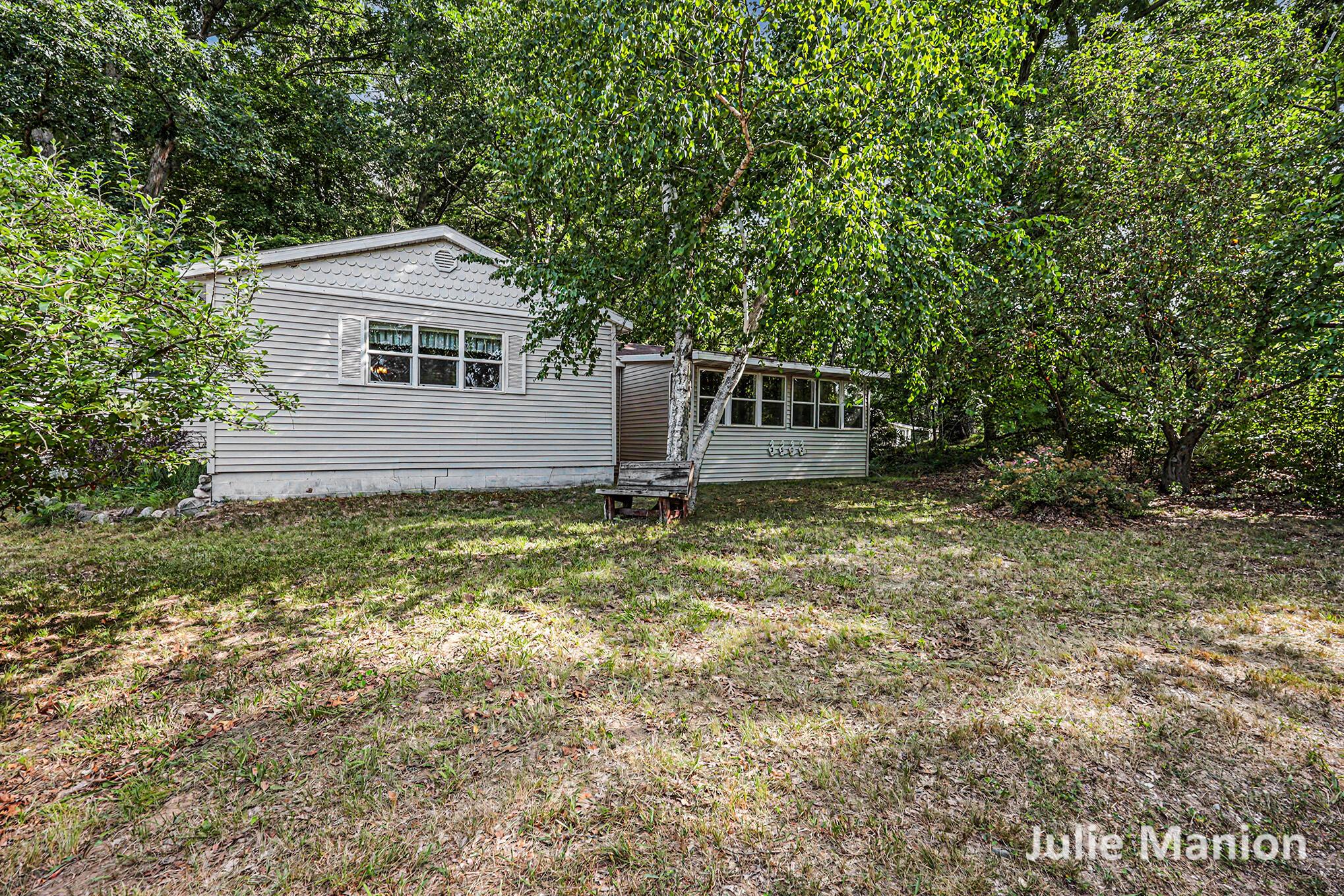 Image 2: 3502 Holiday Dr