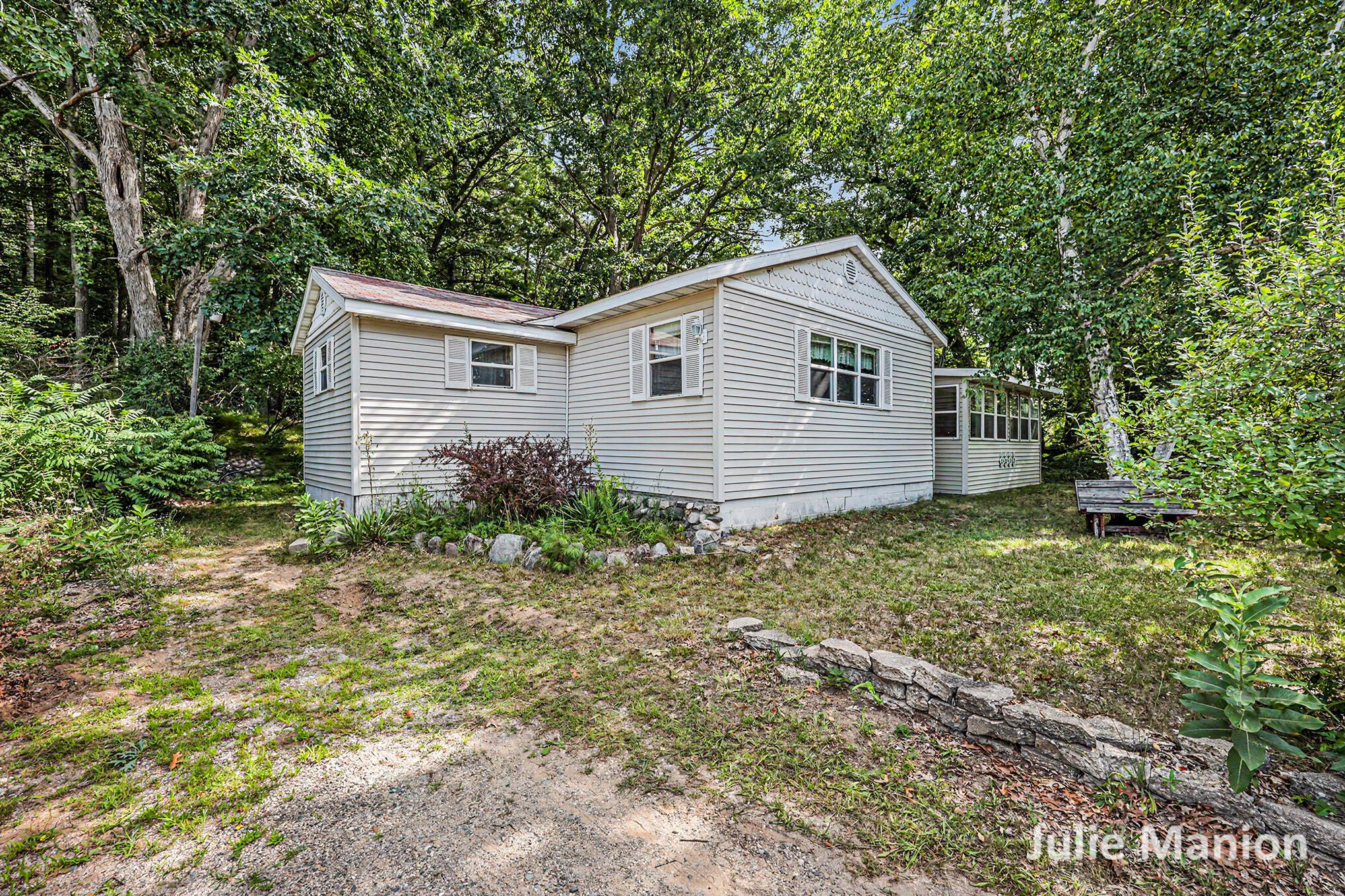 Image 3: 3502 Holiday Dr