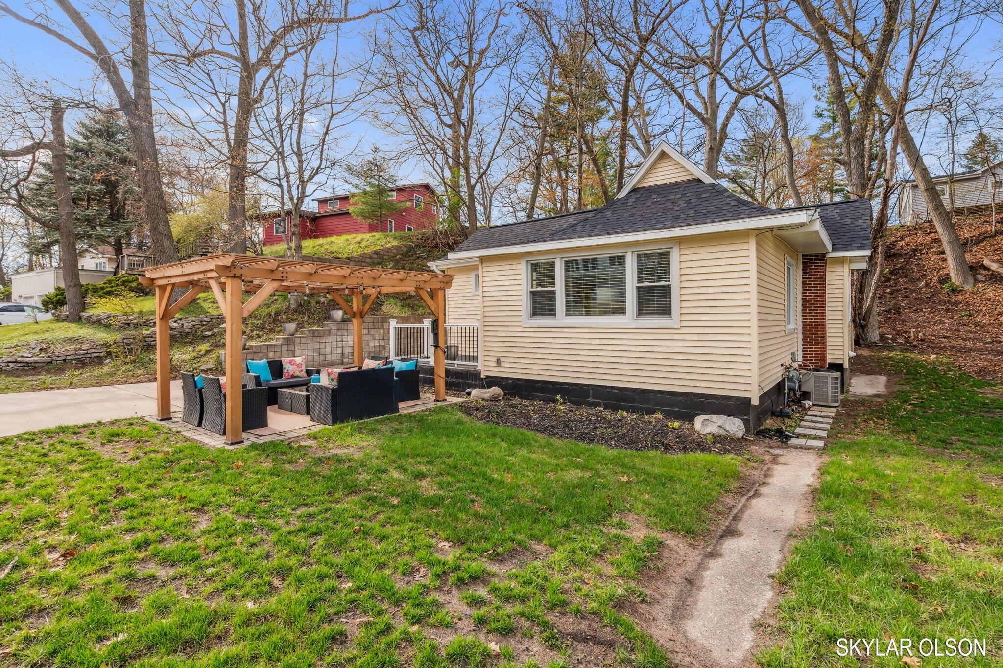 Image 4: 4-web-or-mls-A7406377