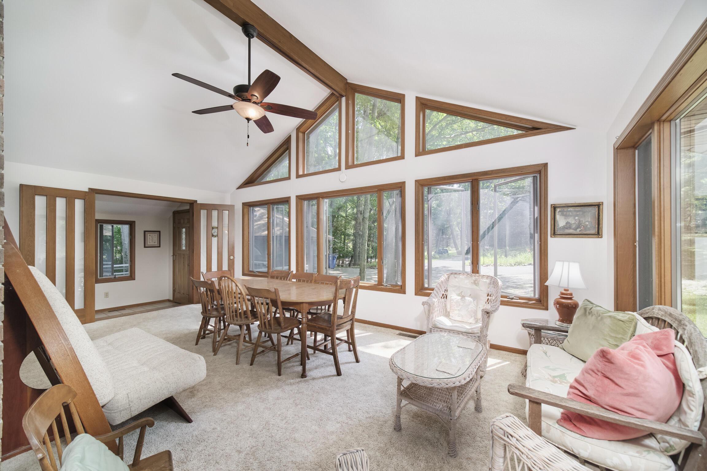Image 3: 2521_Crescent_Beach-04