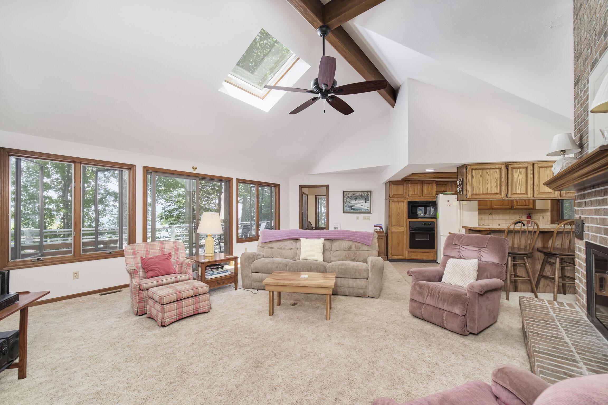Image 4: 2521_Crescent_Beach-07