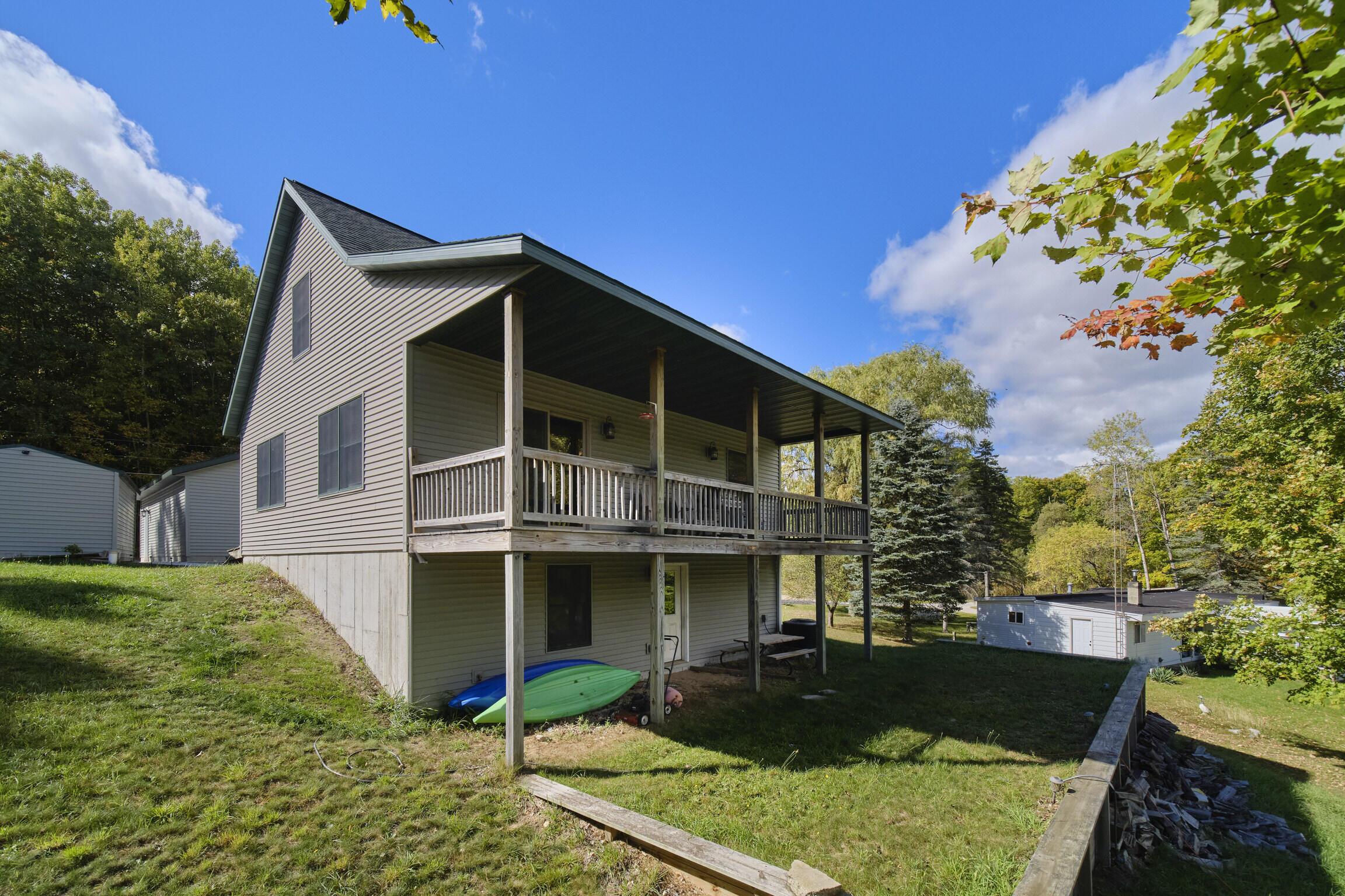 Image 1: 6124_N_Larson_Rd-37