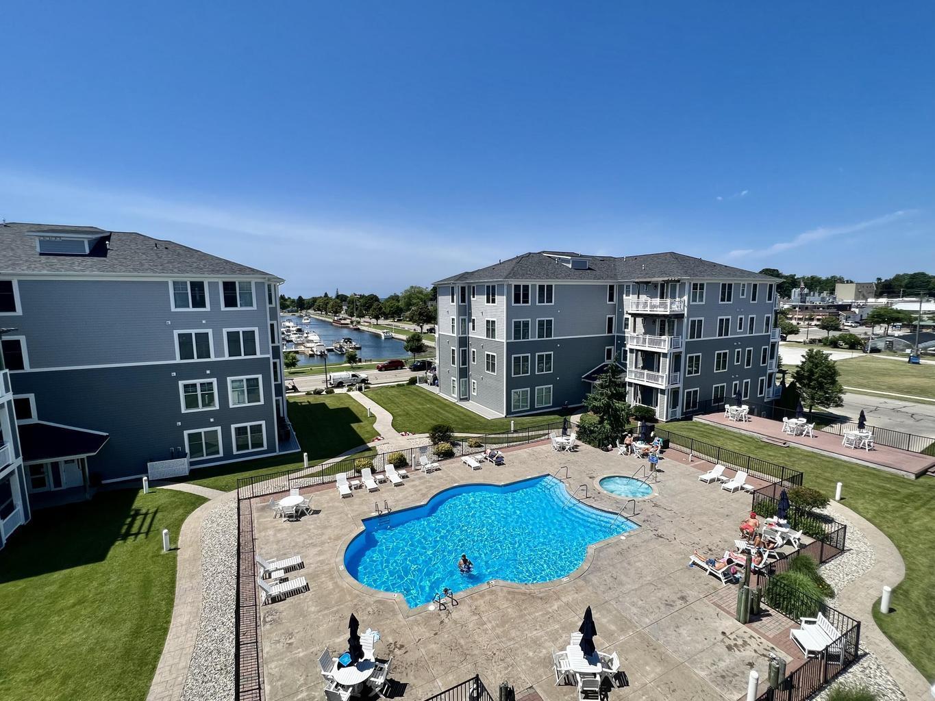 Image 3: Pool and Spa