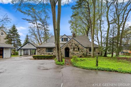 1418 Waukazoo Drive
