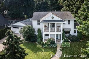 940 South Shore