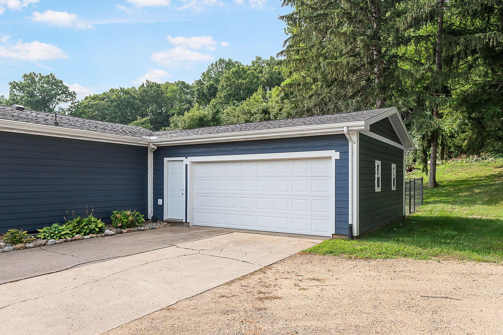 Image 4: 5-web-or-mls-3387-e-snow-rd