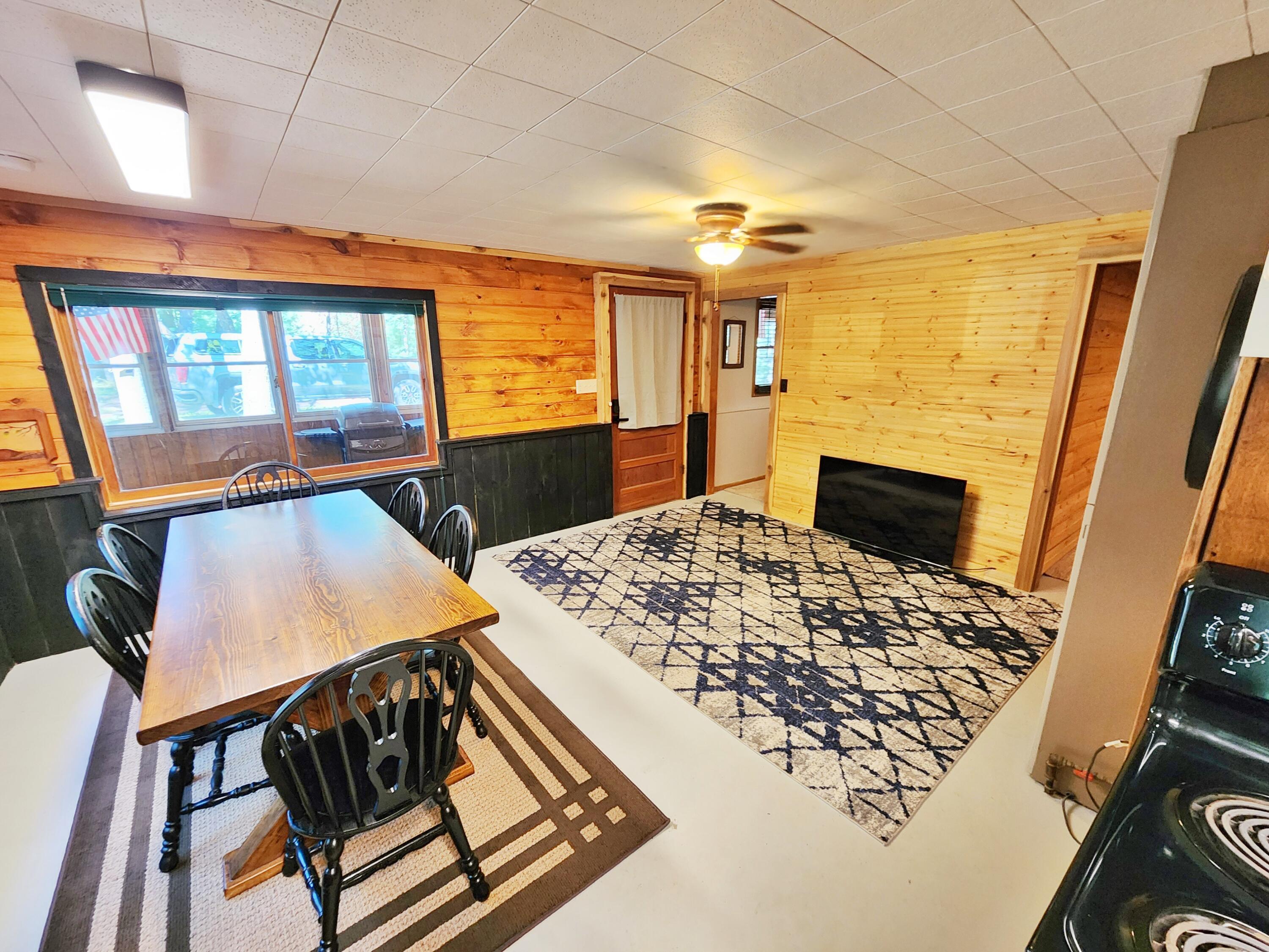 Image 3: a great cabin!