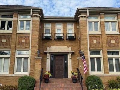 1418 Lake Boulevard