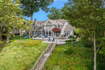 3501 N Lakeshore Drive